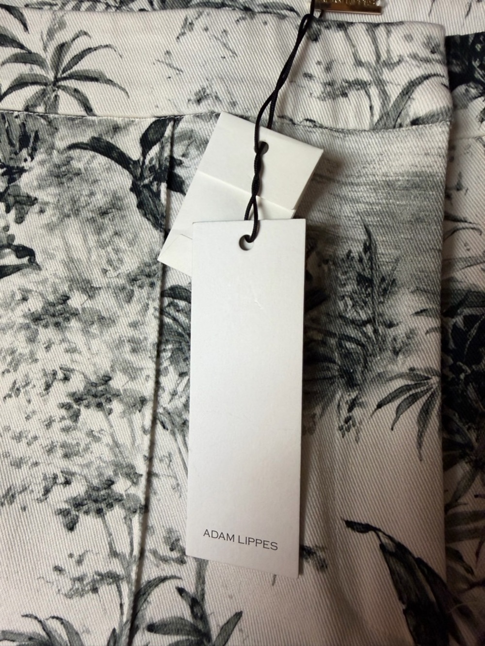 Adam Lippes Black and White Tropical-Print Pants - Picture 5 of 8